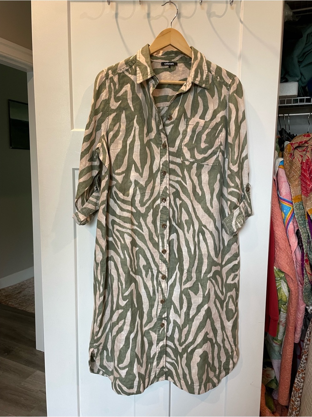 NWOT Olsen linen green/oatmeal linen button down s/m